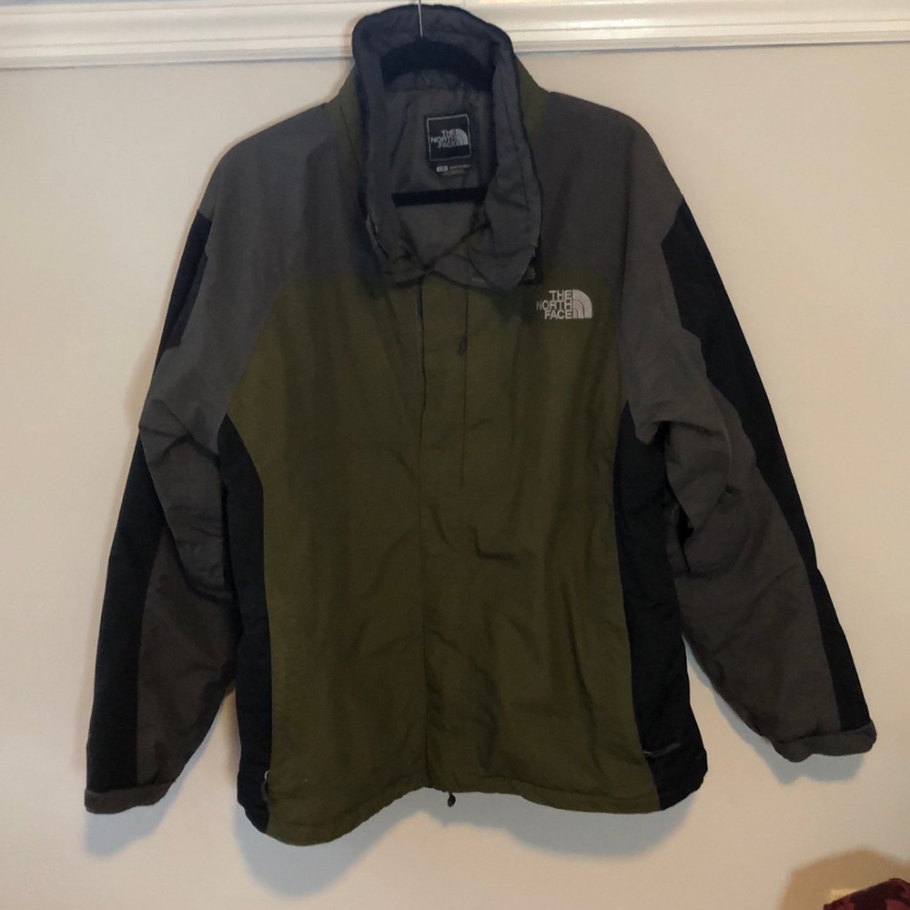 - THE NORTH FACE winter coat SZ LG  barley worn rack